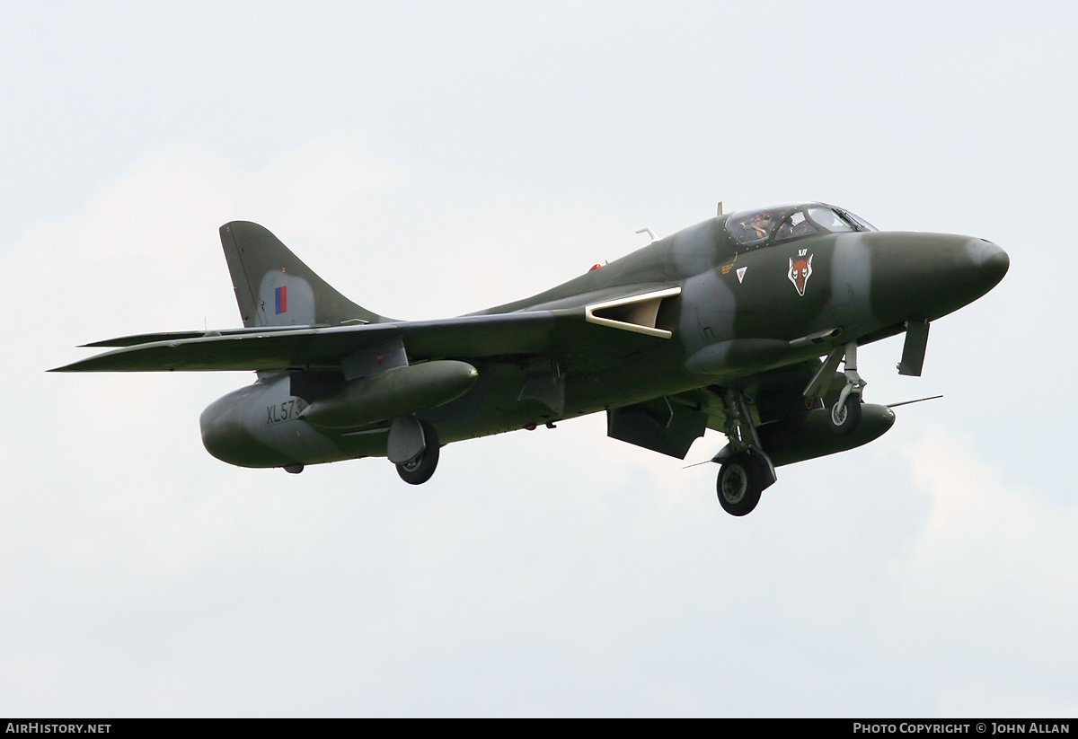 Aircraft Photo of G-BVGH / XL573 | Hawker Hunter T7 | UK - Air Force | AirHistory.net #219519