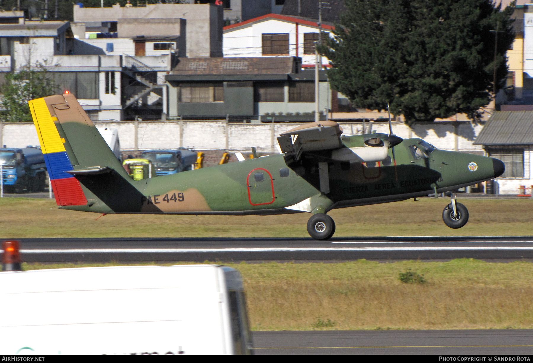 Aircraft Photo of FAE-449 | De Havilland Canada DHC-6-300 Twin Otter | Ecuador - Air Force | AirHistory.net #219643