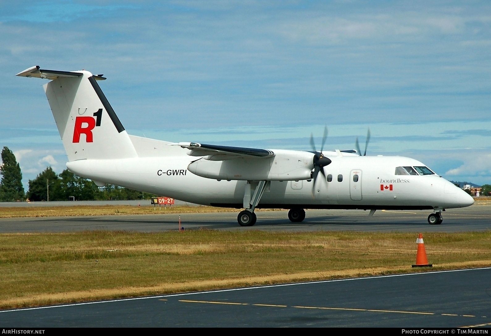 Aircraft Photo of C-GWRI | De Havilland Canada DHC-8-102 Dash 8 | R1 Airlines | AirHistory.net #219737