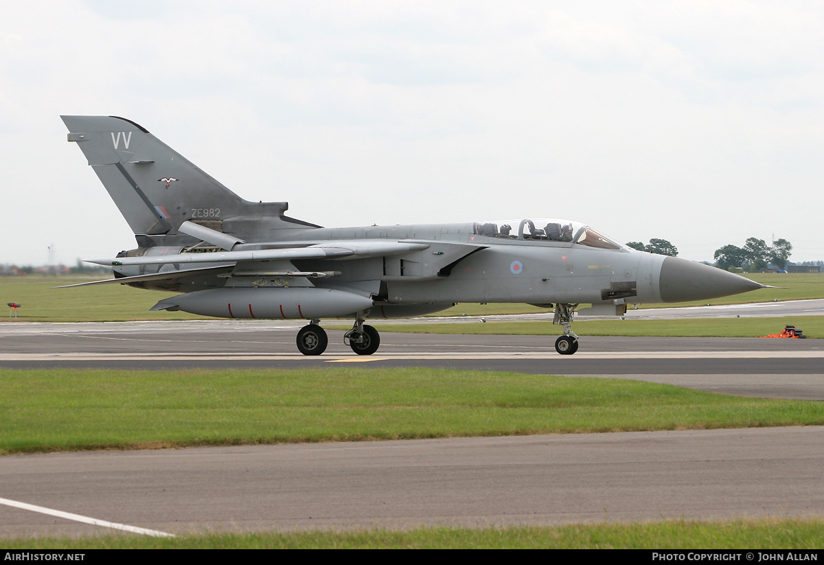 Aircraft Photo of ZE982 | Panavia Tornado F3 | UK - Air Force | AirHistory.net #219835