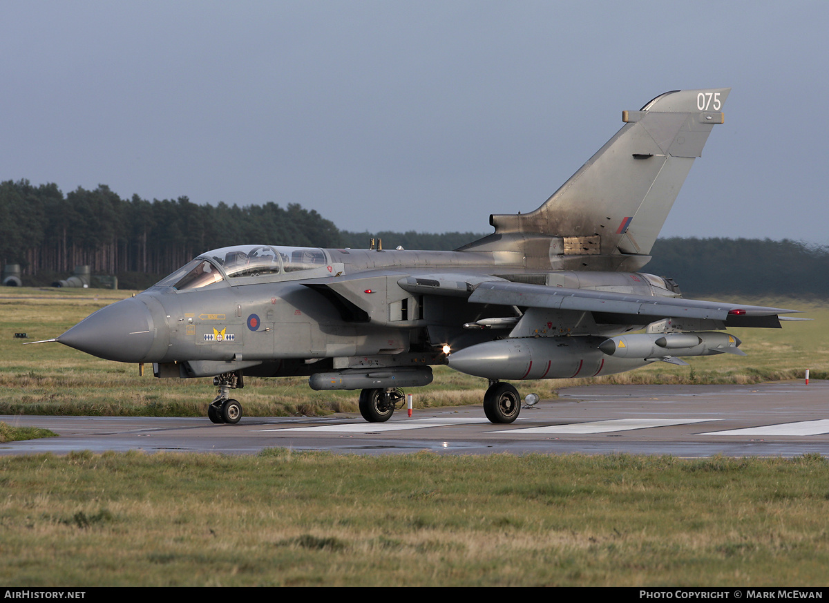 Aircraft Photo of ZA613 | Panavia Tornado GR4 | UK - Air Force | AirHistory.net #219912