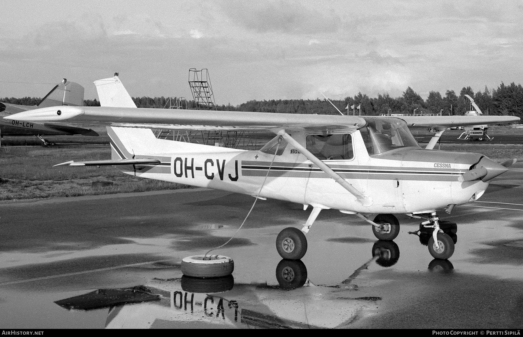 Aircraft Photo of OH-CVJ | Cessna 152 | AirHistory.net #220004