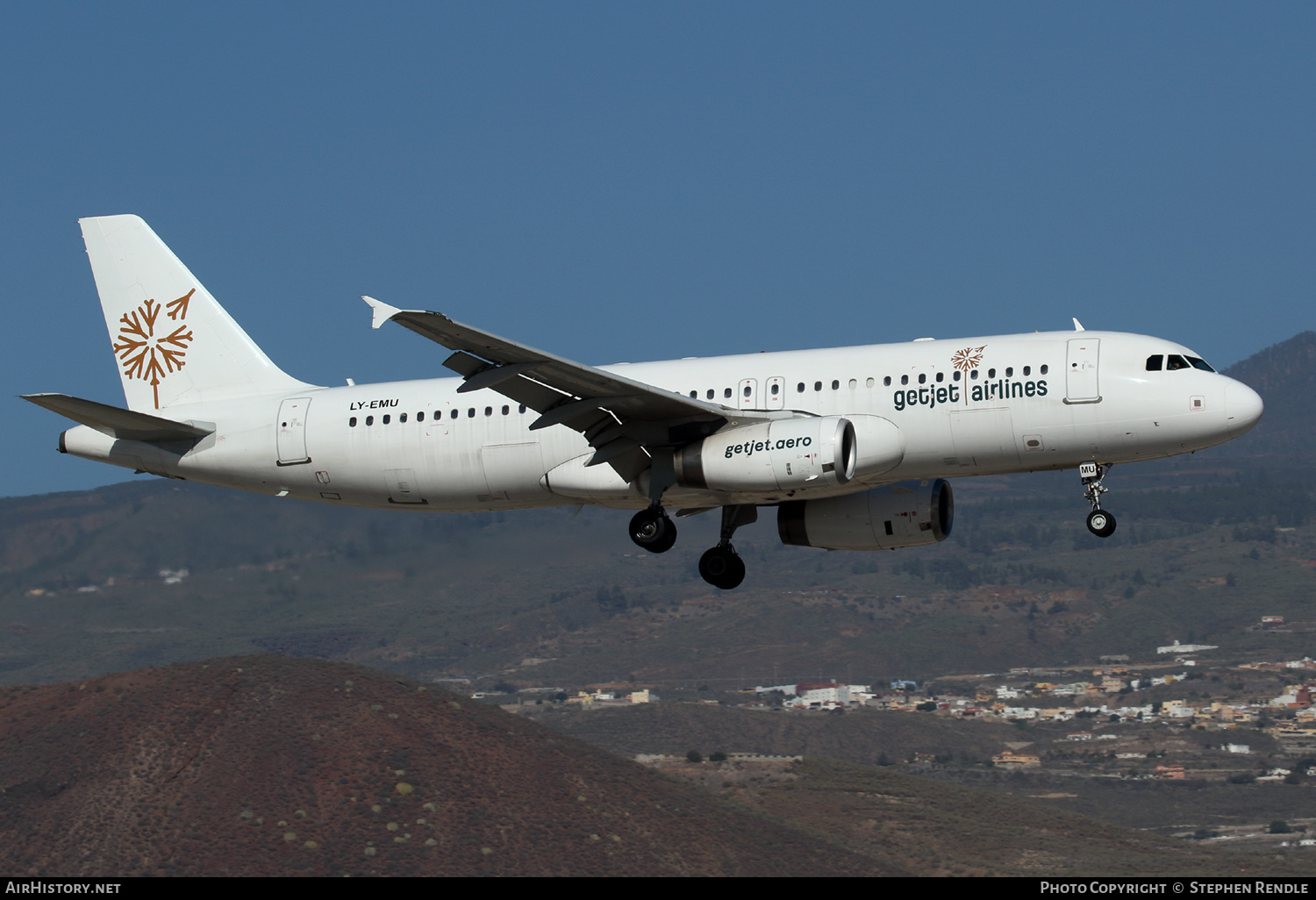 Aircraft Photo of LY-EMU | Airbus A320-233 | GetJet Airlines | AirHistory.net #220146