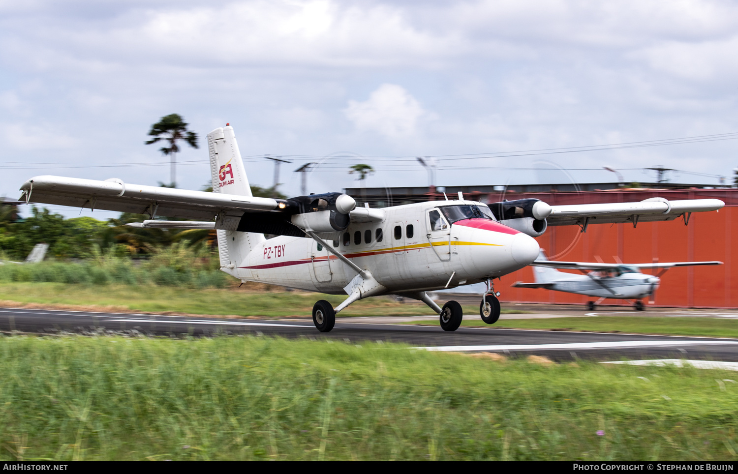 Aircraft Photo of PZ-TBY | De Havilland Canada DHC-6-300 Twin Otter | Gum Air | AirHistory.net #220204