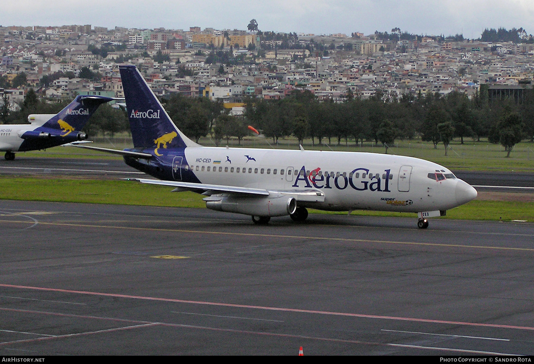 Aircraft Photo of HC-CED | Boeing 737-2B7/Adv | AeroGal | AirHistory.net #220255