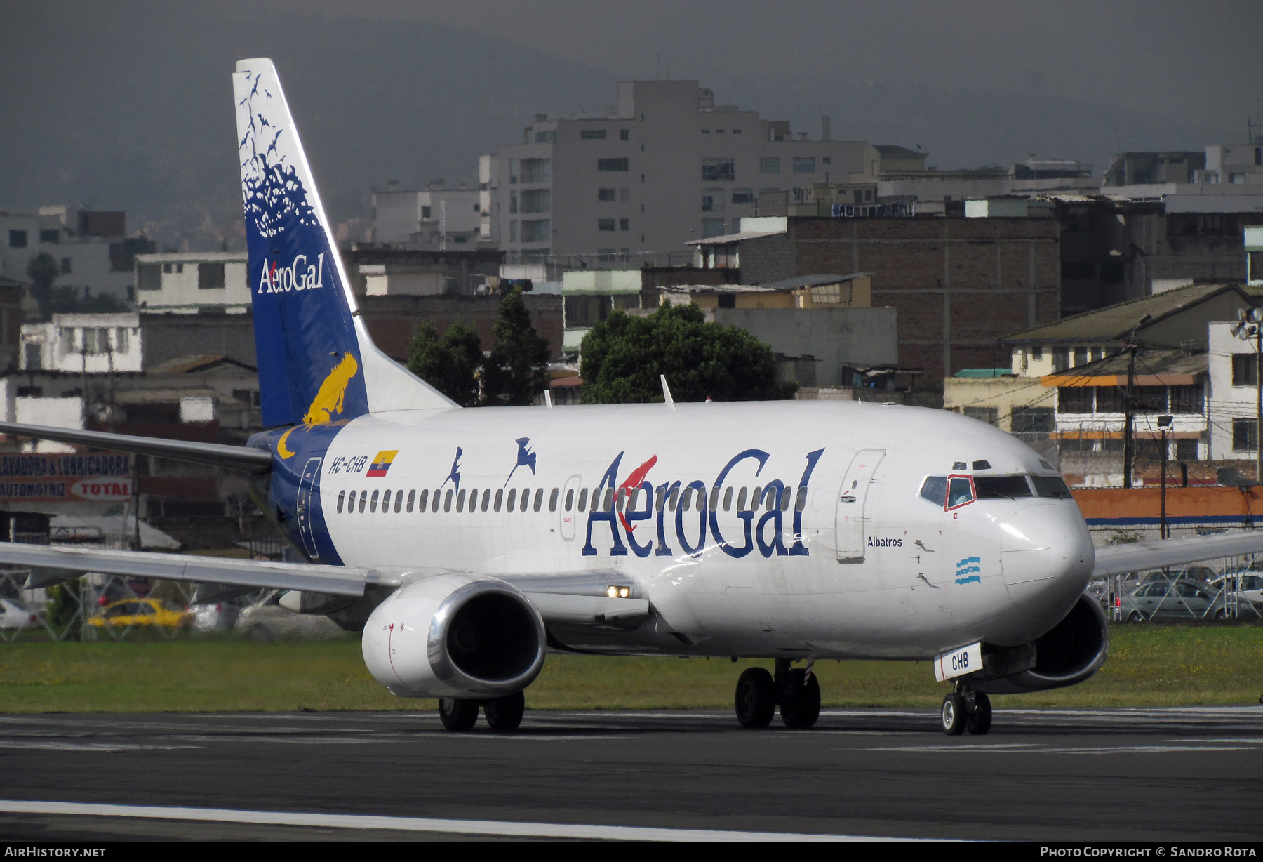 Aircraft Photo of HC-CHB | Boeing 737-3M8 | AeroGal | AirHistory.net #220289