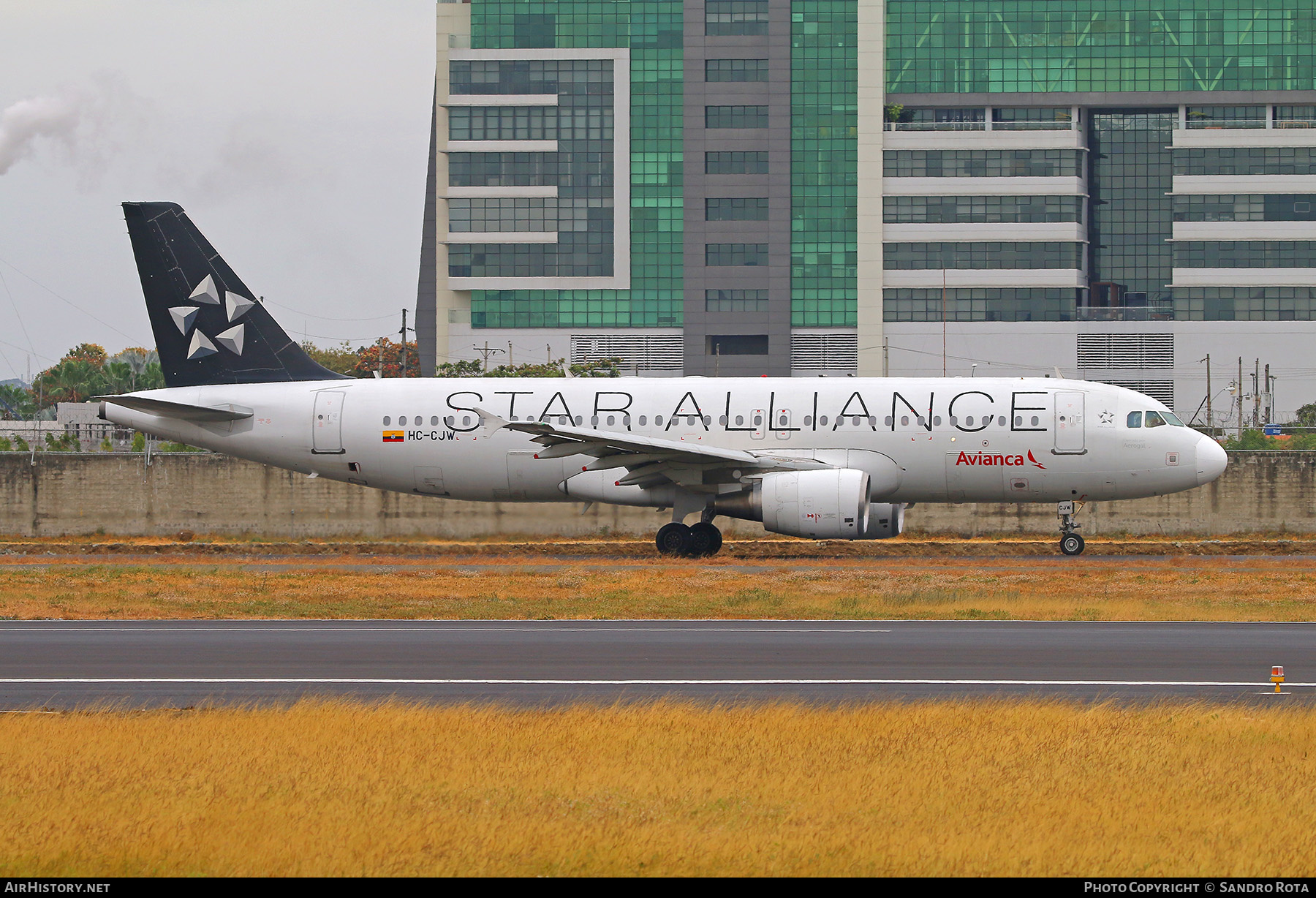 Aircraft Photo of HC-CJW | Airbus A320-214 | Avianca | AirHistory.net #220312