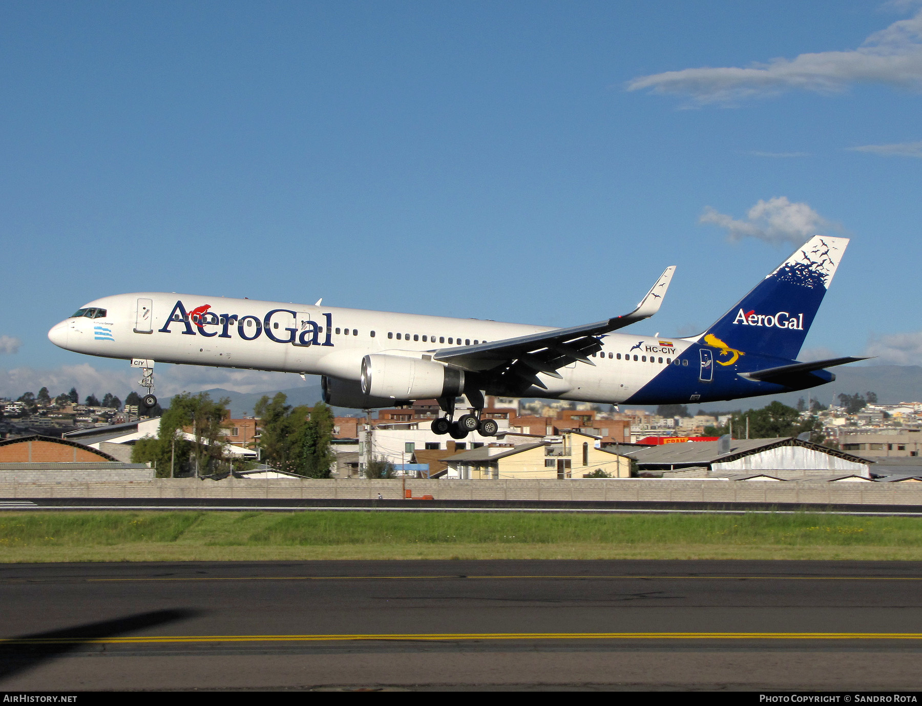 Aircraft Photo of HC-CIY | Boeing 757-2K2 | AeroGal | AirHistory.net #220330