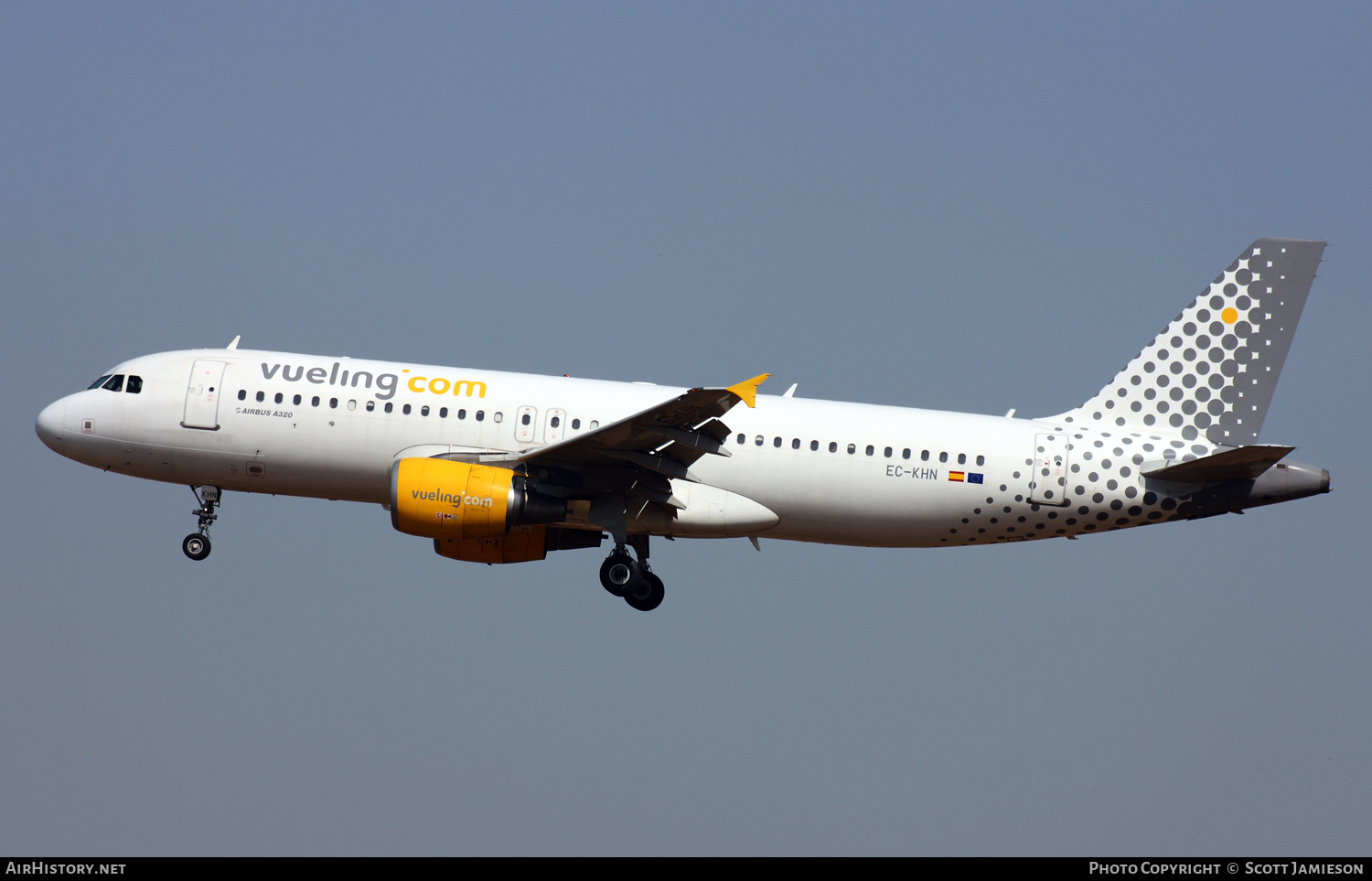 Aircraft Photo of EC-KHN | Airbus A320-216 | Vueling Airlines | AirHistory.net #220405