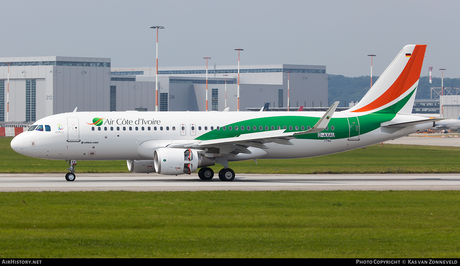 Aircraft Photo of D-AXAU | Airbus A320-214 | Air Côte d'Ivoire | AirHistory.net #220442