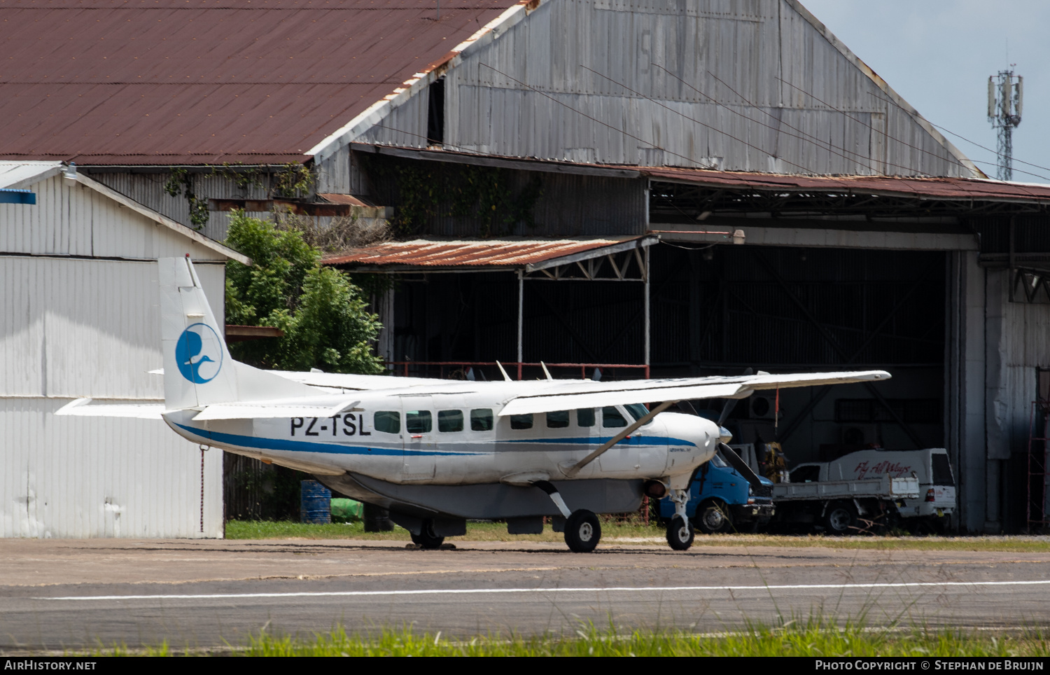 Aircraft Photo of PZ-TSL | Cessna 208B Grand Caravan | Blue Wing Airlines | AirHistory.net #220444