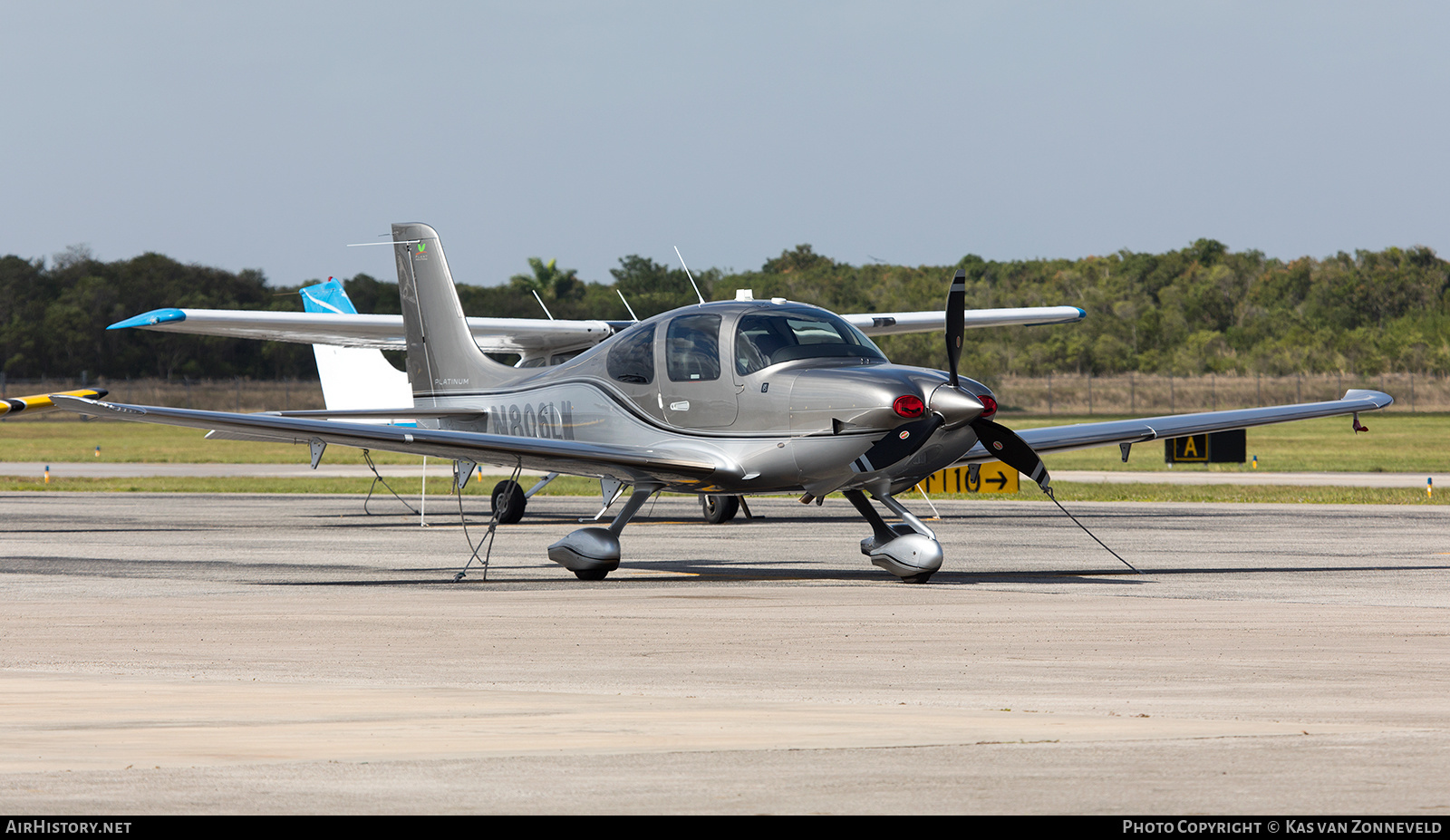 Aircraft Photo of N806LM | Cirrus SR-22T G6-GTS Platinum | Plant Solutions | AirHistory.net #220557