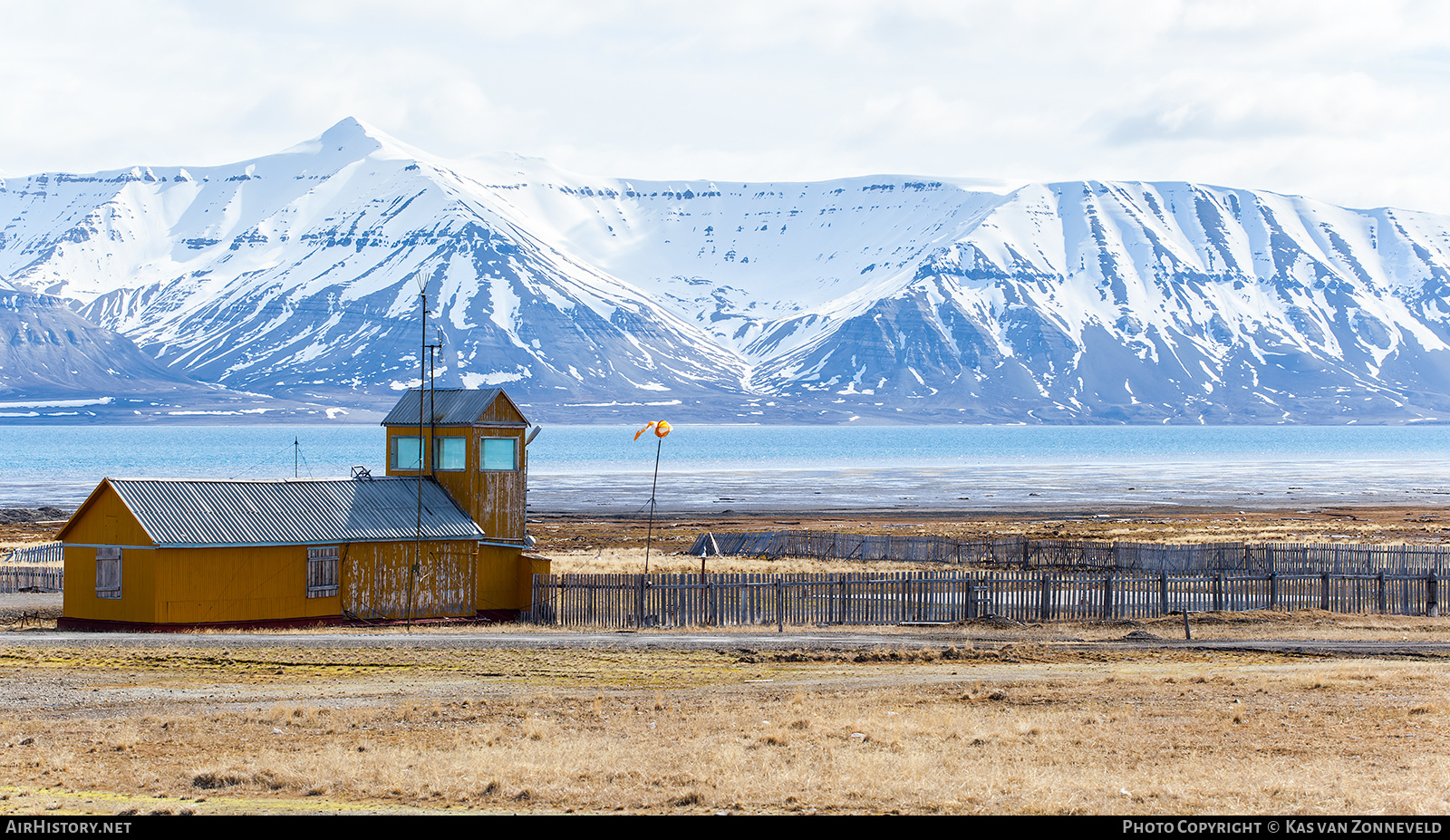 Airport photo of Pyramiden - Heliport (ENPY) in Svalbard | AirHistory.net #220628