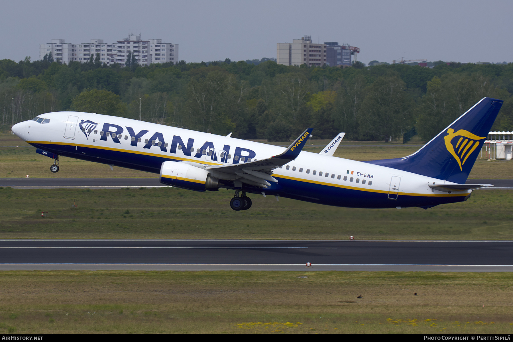 Aircraft Photo of EI-EMB | Boeing 737-8AS | Ryanair | AirHistory.net #220665