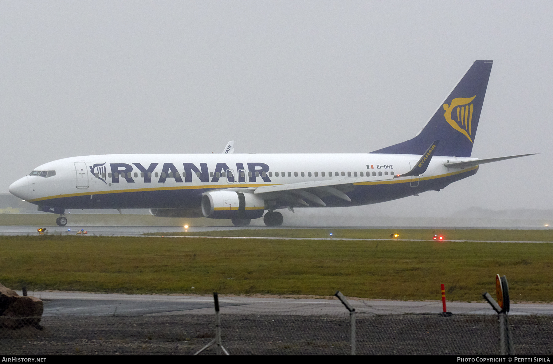 Aircraft Photo of EI-DHZ | Boeing 737-8AS | Ryanair | AirHistory.net #220714