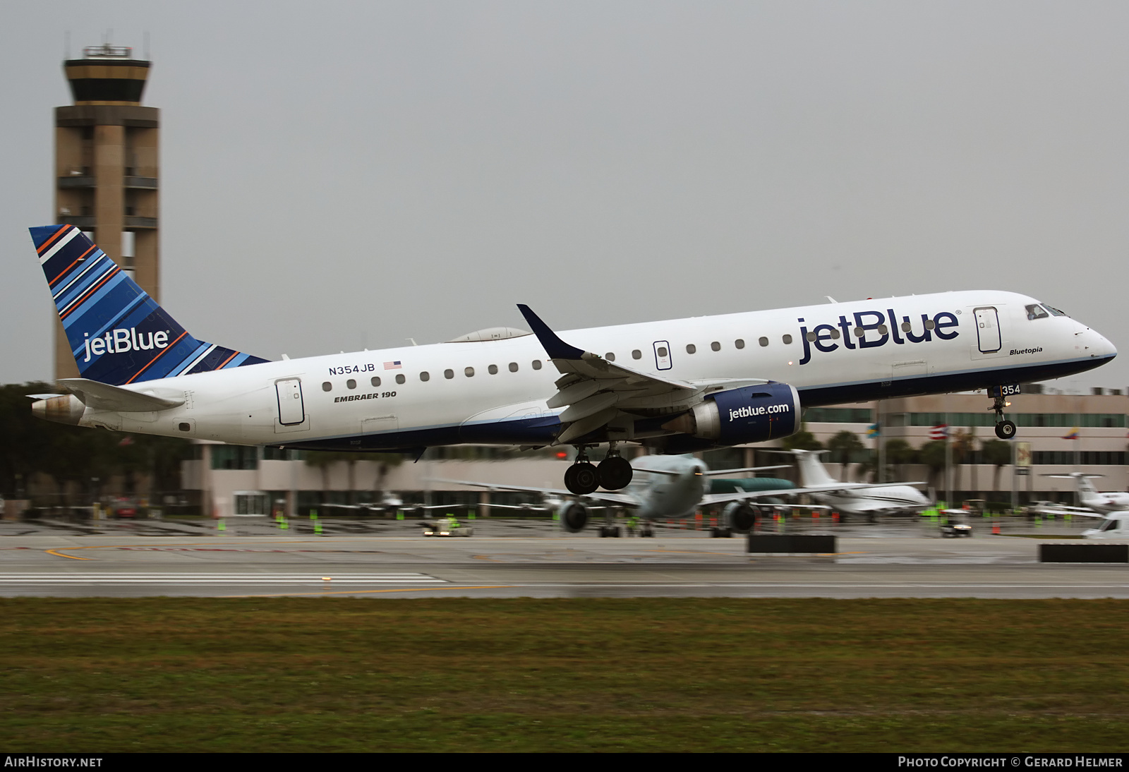 Aircraft Photo of N354JB | Embraer 190AR (ERJ-190-100IGW) | JetBlue Airways | AirHistory.net #220764