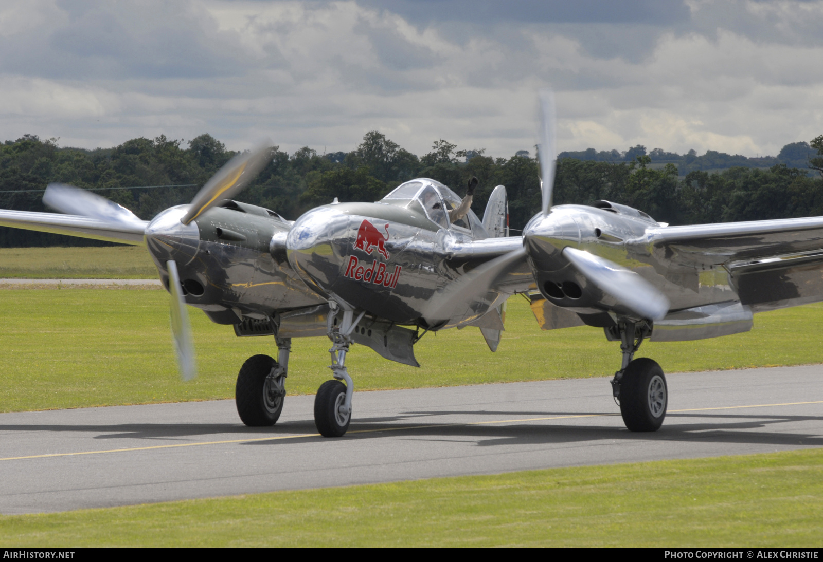 Aircraft Photo of N25Y | Lockheed P-38L Lightning | Red Bull | AirHistory.net #220775