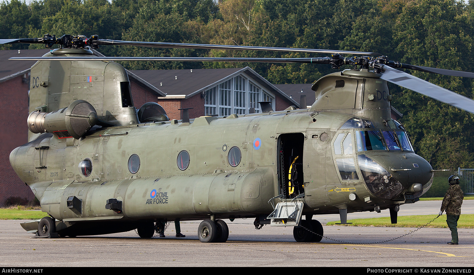 Aircraft Photo of ZD575 | Boeing Chinook HC2 (352) | UK - Air Force | AirHistory.net #220850