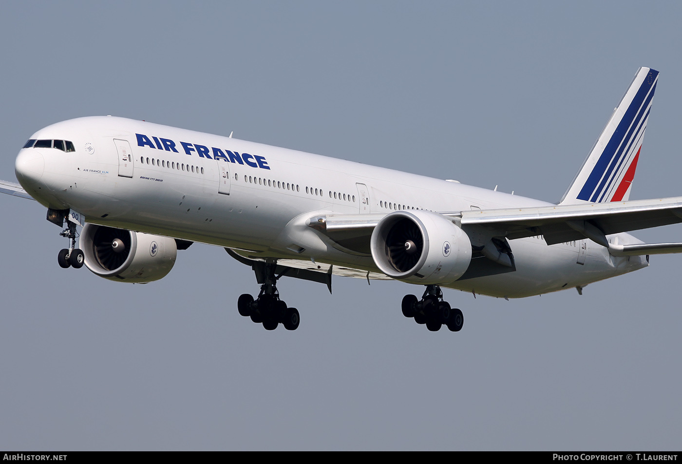 Aircraft Photo of F-GSQO | Boeing 777-328/ER | Air France | AirHistory.net #221141