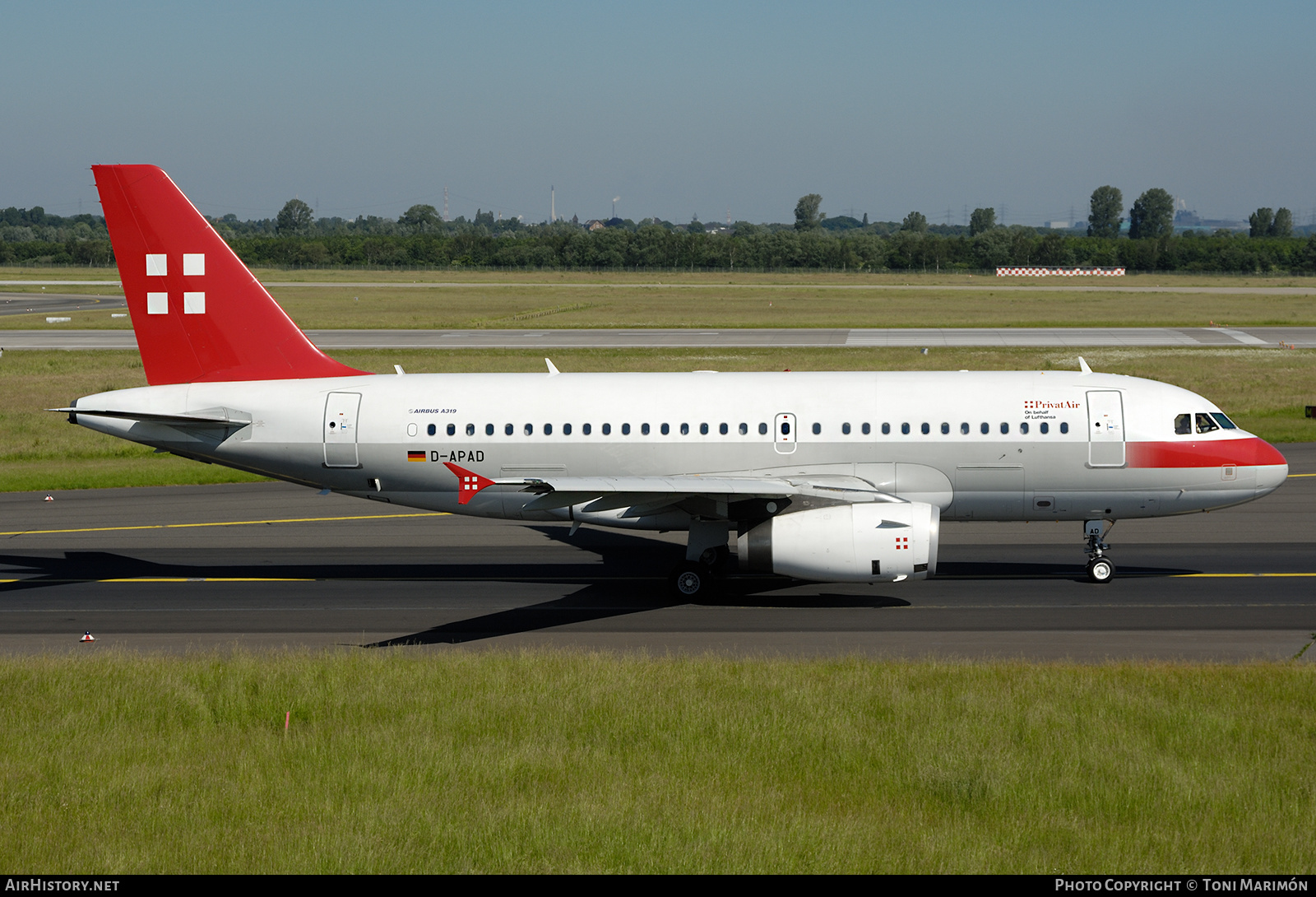 Aircraft Photo of D-APAD | Airbus A319-132LR | PrivatAir | AirHistory.net #221343