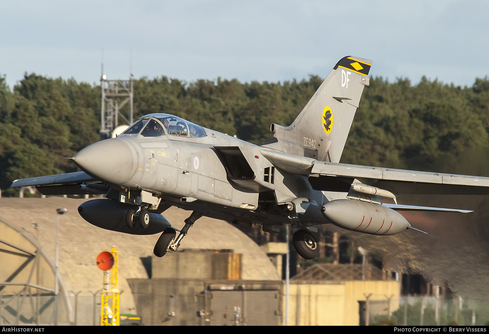 Aircraft Photo of ZE942 | Panavia Tornado F3 | UK - Air Force | AirHistory.net #221402