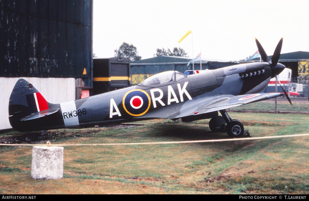 Aircraft Photo of RW386 | Supermarine 361 Spitfire LF16E | UK - Air Force | AirHistory.net #221464
