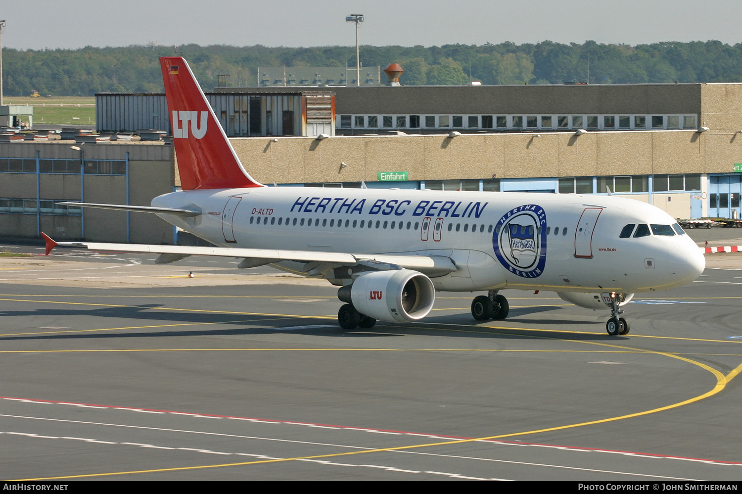 Aircraft Photo of D-ALTD | Airbus A320-214 | LTU - Lufttransport-Unternehmen | AirHistory.net #221821