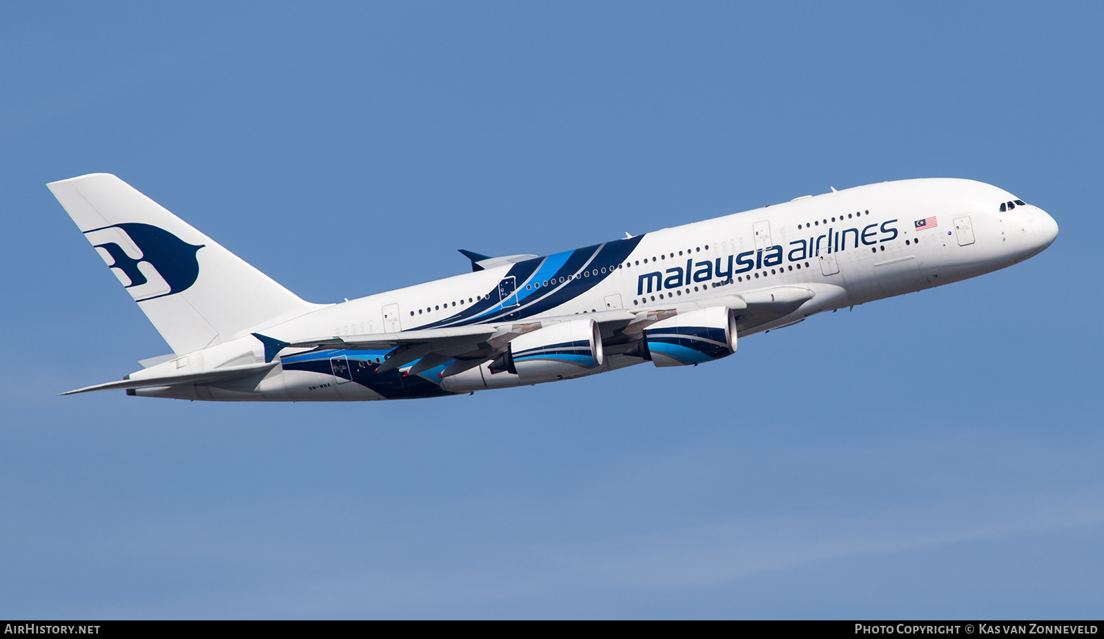 Aircraft Photo of 9M-MNA | Airbus A380-841 | Malaysia Airlines | AirHistory.net #221835