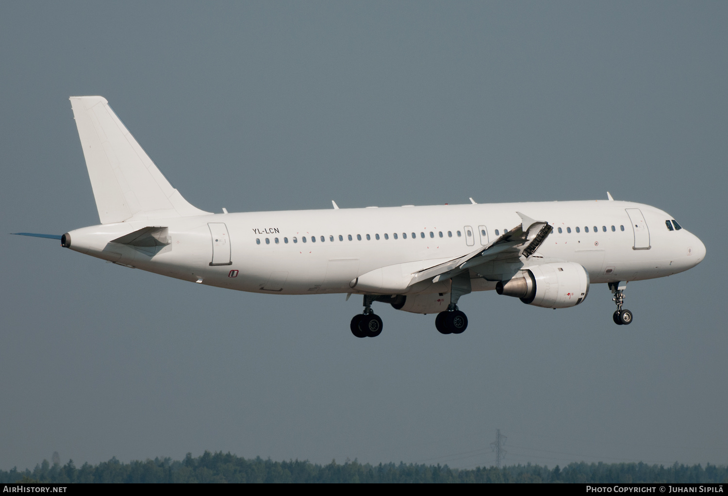 Aircraft Photo of YL-LCN | Airbus A320-211 | AirHistory.net #221898