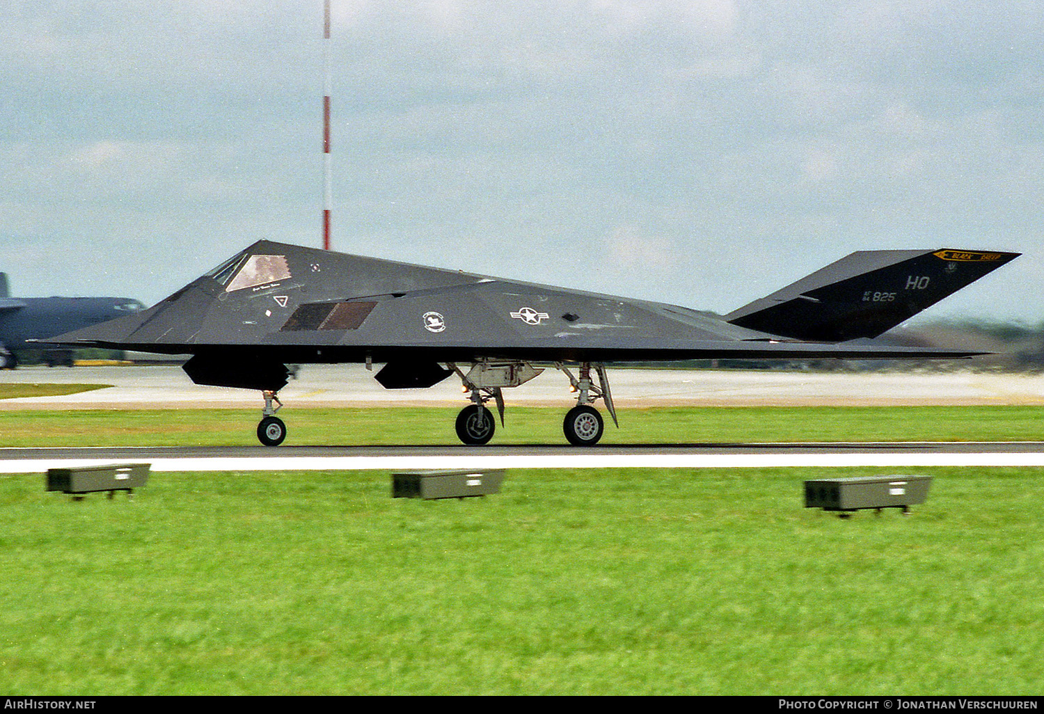 Aircraft Photo of 84-0825 / AF84-825 | Lockheed F-117A Nighthawk | USA - Air Force | AirHistory.net #221913