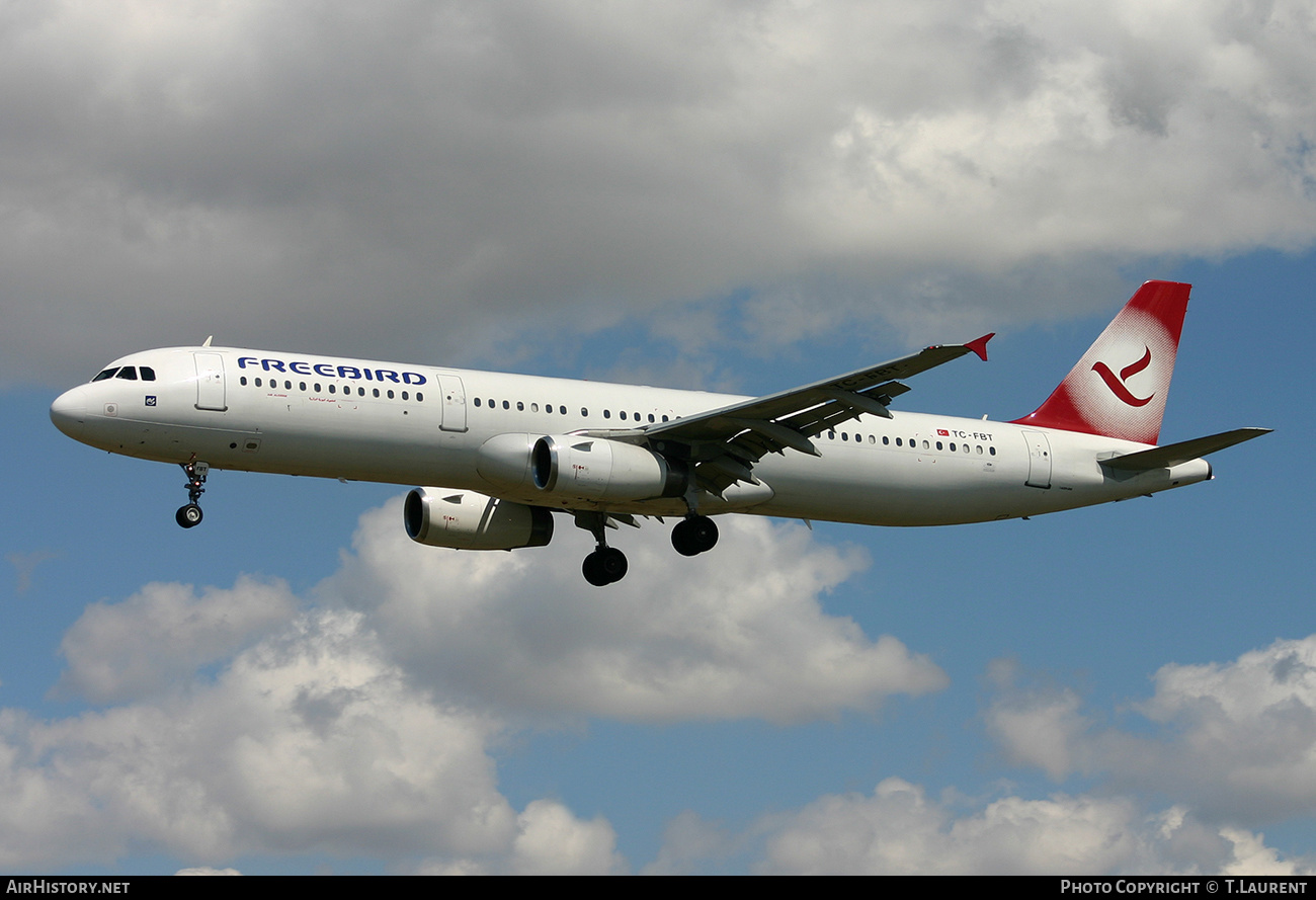 Aircraft Photo of TC-FBT | Airbus A321-131 | Freebird Airlines | AirHistory.net #221927