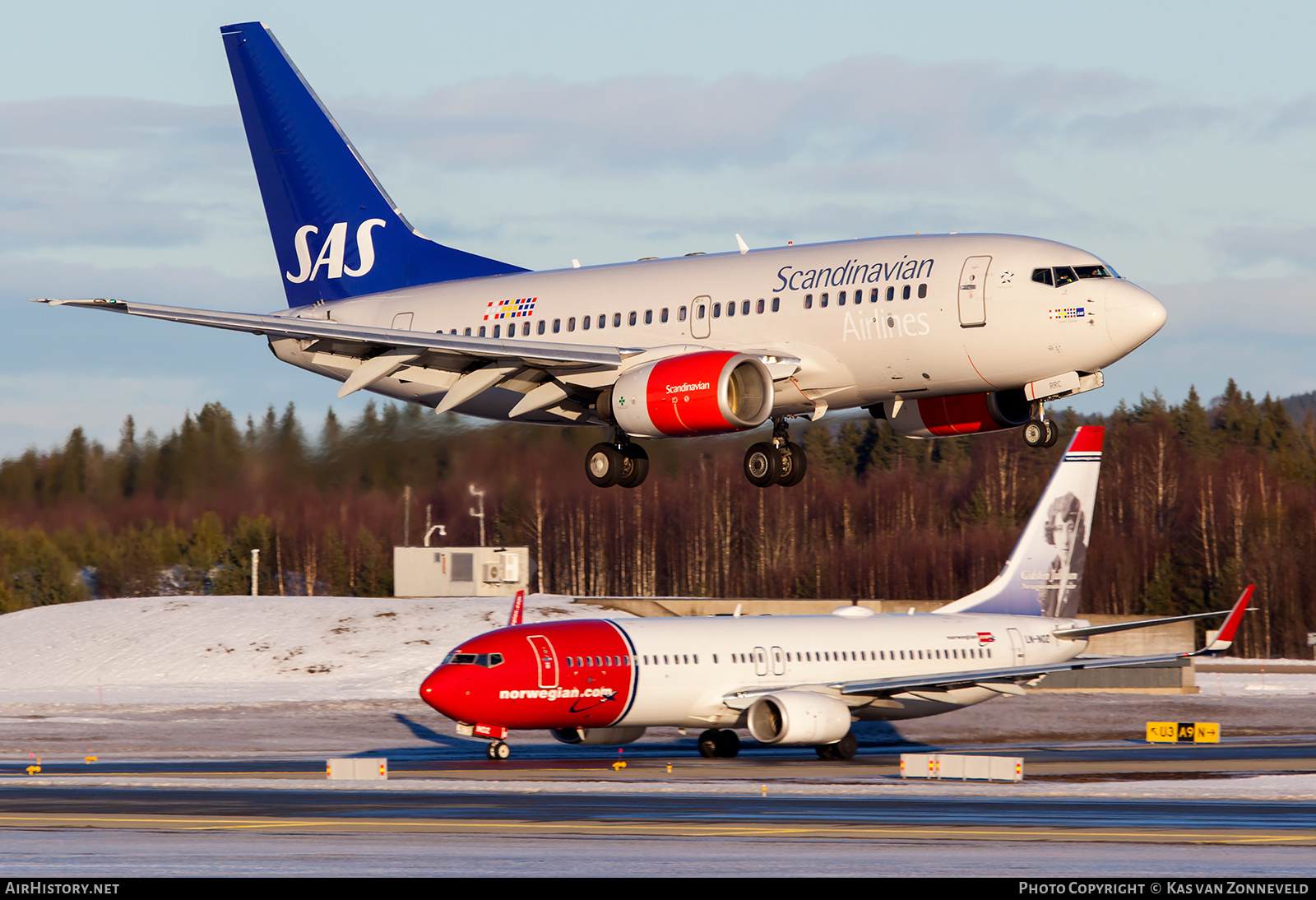 Aircraft Photo of LN-RRC | Boeing 737-683 | Scandinavian Airlines - SAS | AirHistory.net #222010