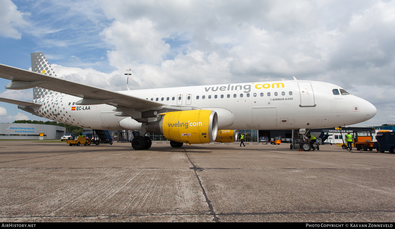 Aircraft Photo of EC-LAA | Airbus A320-214 | Vueling Airlines | AirHistory.net #222016
