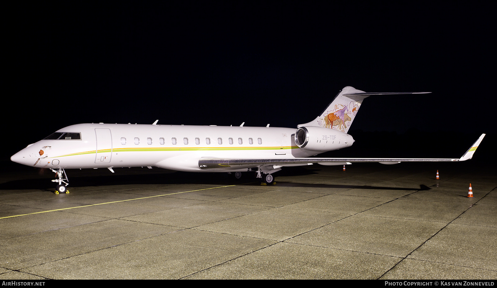 Aircraft Photo of ZS-TDF | Bombardier Global 6000 (BD-700-1A10) | AirHistory.net #222126