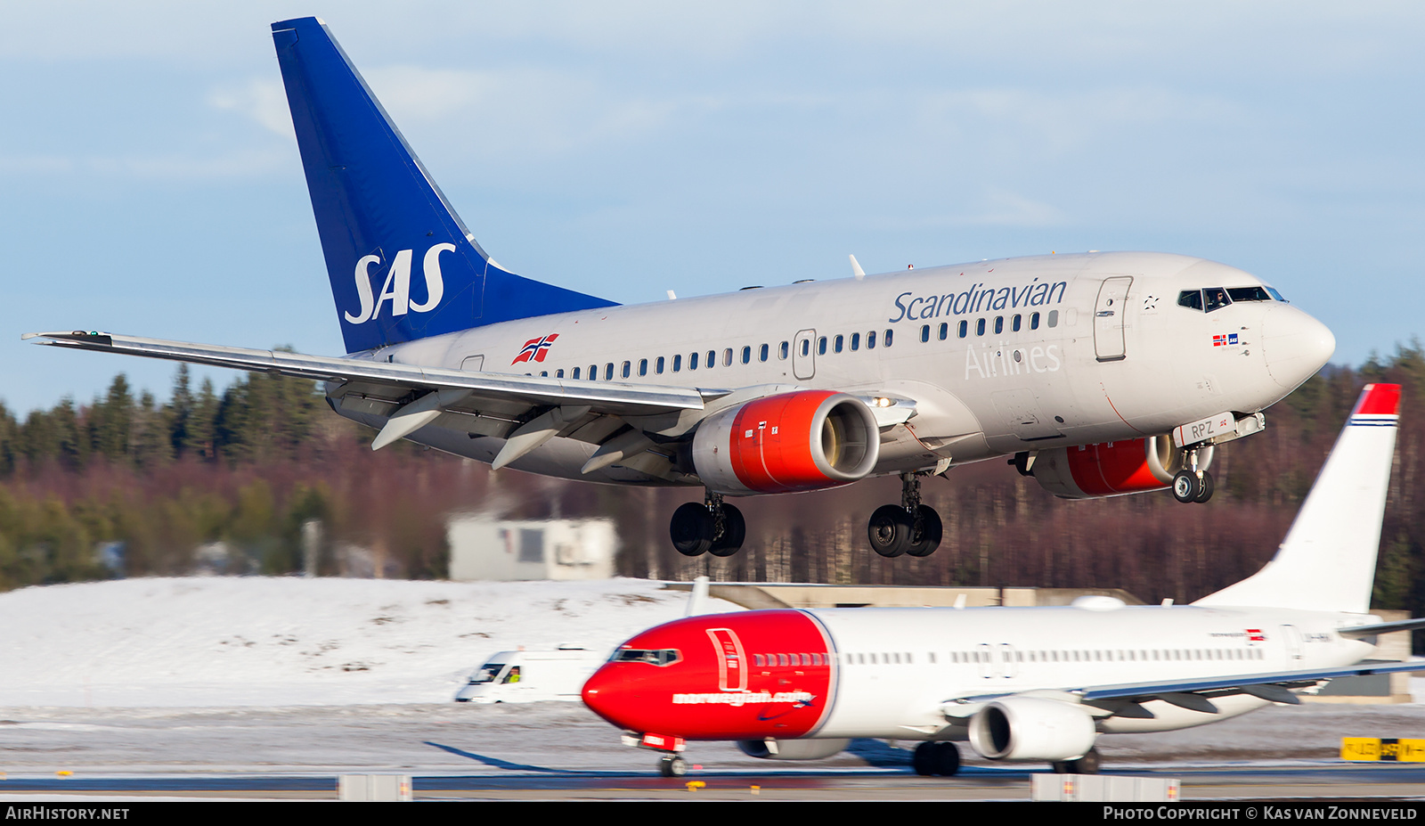 Aircraft Photo of LN-RPZ | Boeing 737-683 | Scandinavian Airlines - SAS | AirHistory.net #222142