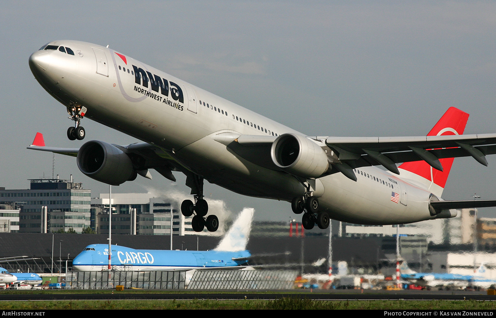 Aircraft Photo of N802NW | Airbus A330-323 | Northwest Airlines | AirHistory.net #222182