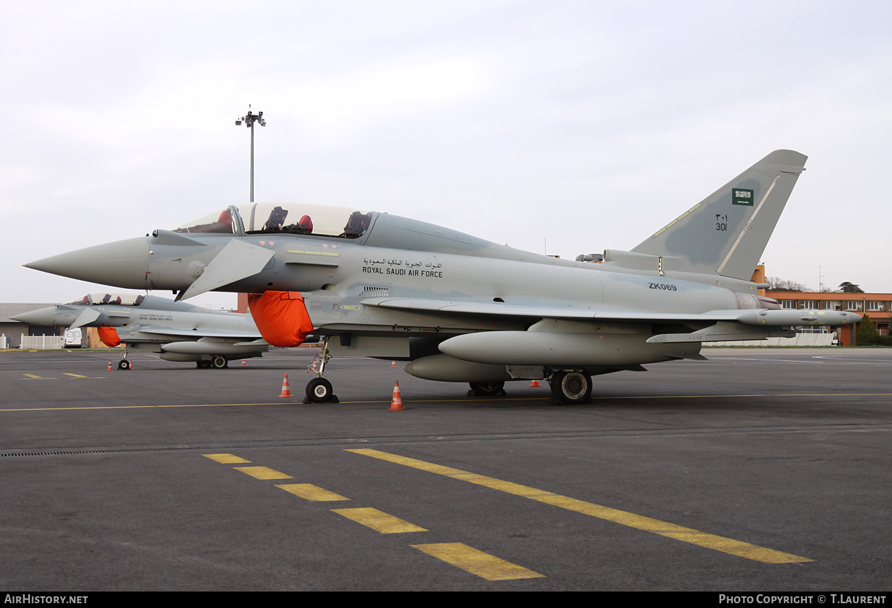 Aircraft Photo of 301 / ZK069 | Eurofighter EF-2000 Typhoon T | Saudi Arabia - Air Force | AirHistory.net #222269