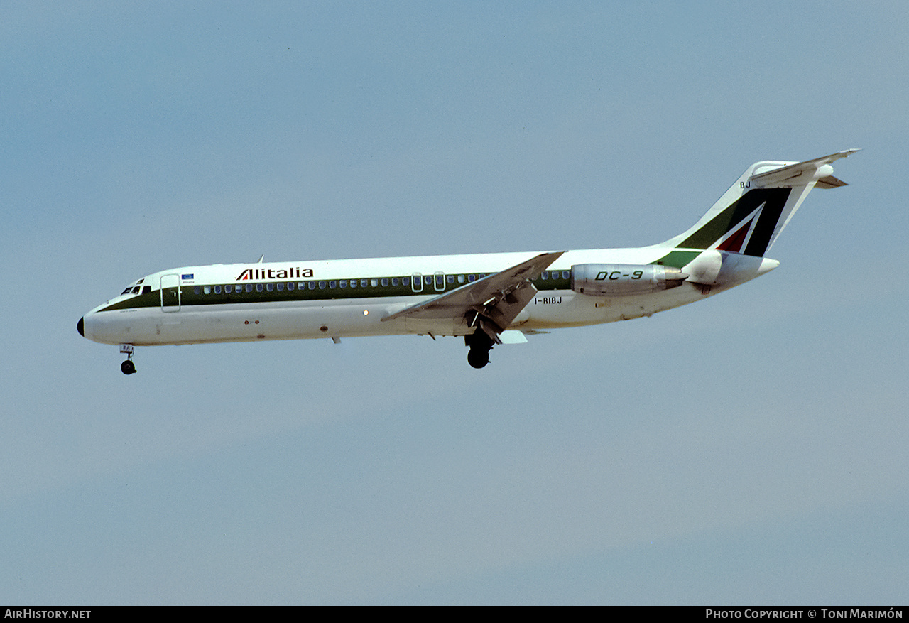 Aircraft Photo of I-RIBJ | McDonnell Douglas DC-9-32 | Alitalia | AirHistory.net #222281