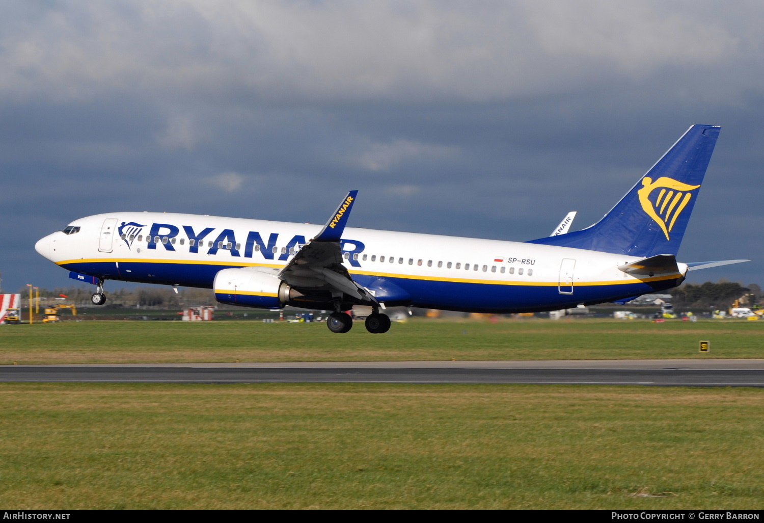 Aircraft Photo of SP-RSU | Boeing 737-800 | Ryanair | AirHistory.net #222361