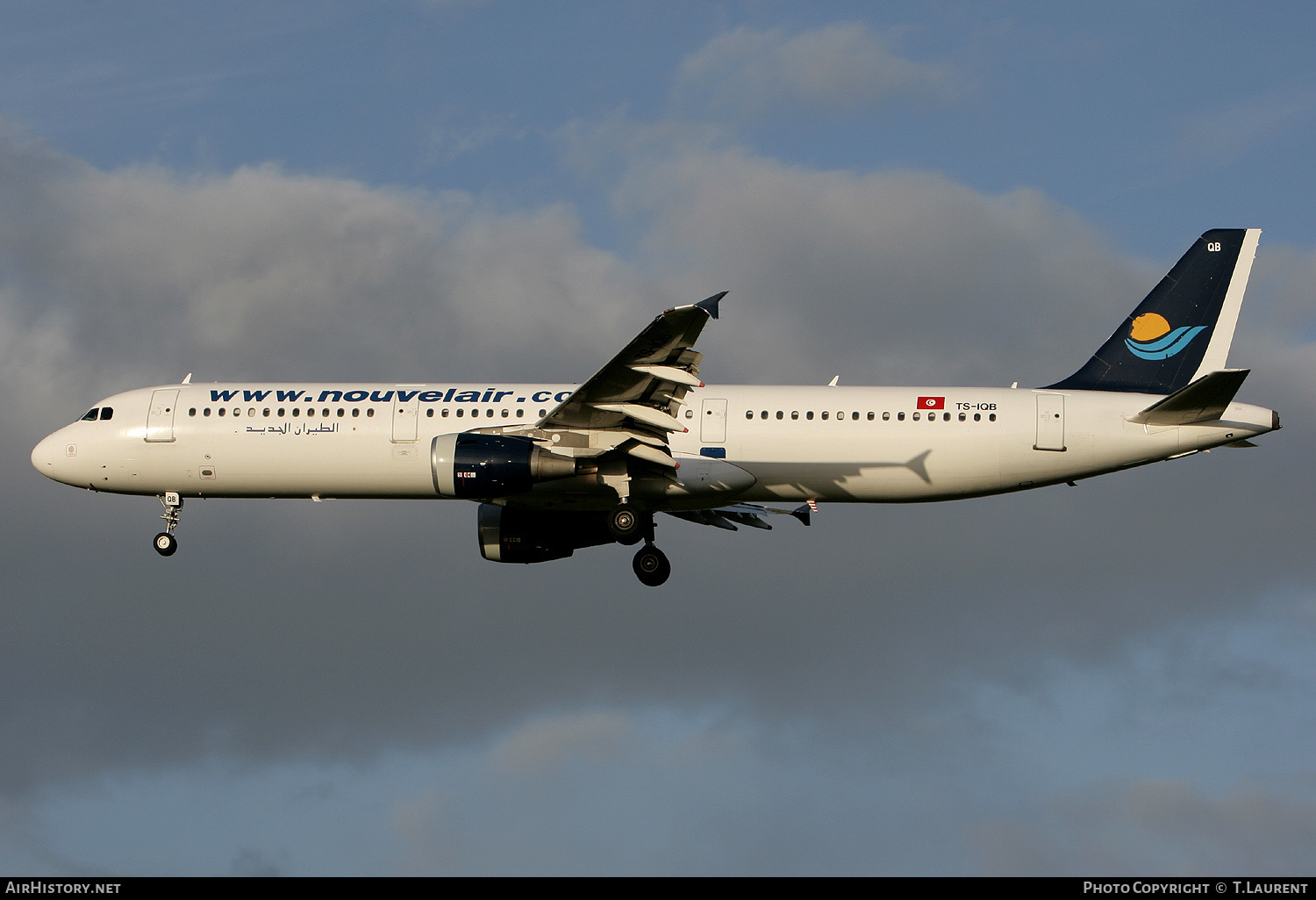 Aircraft Photo of TS-IQB | Airbus A321-211 | Nouvelair Tunisie | AirHistory.net #222464