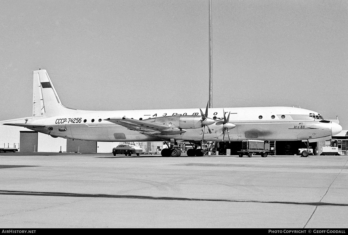 Aircraft Photo of CCCP-74256 | Ilyushin Il-18D | Aeroflot | AirHistory.net #222515