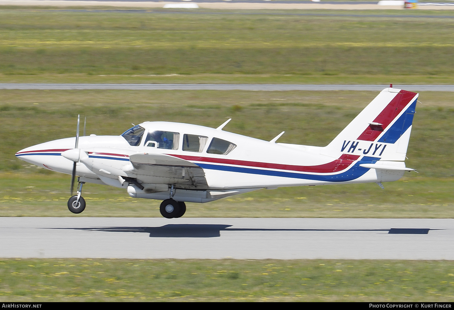 Aircraft Photo of VH-JYI | Piper PA-23-250 Aztec | AirHistory.net #222569