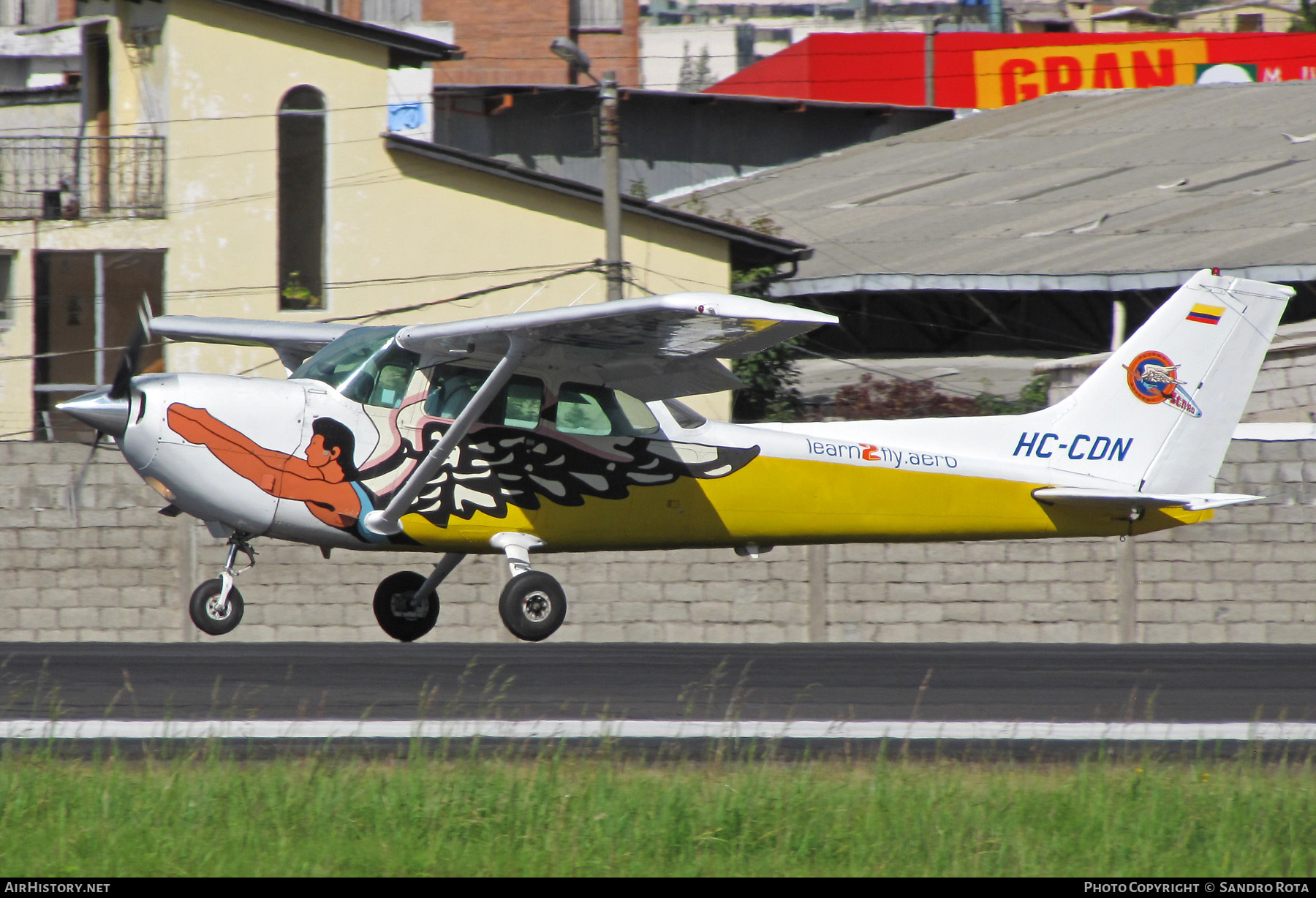 Aircraft Photo of HC-CDN | Cessna R172K Hawk XP II | Ícaro Flight Academy | AirHistory.net #222653