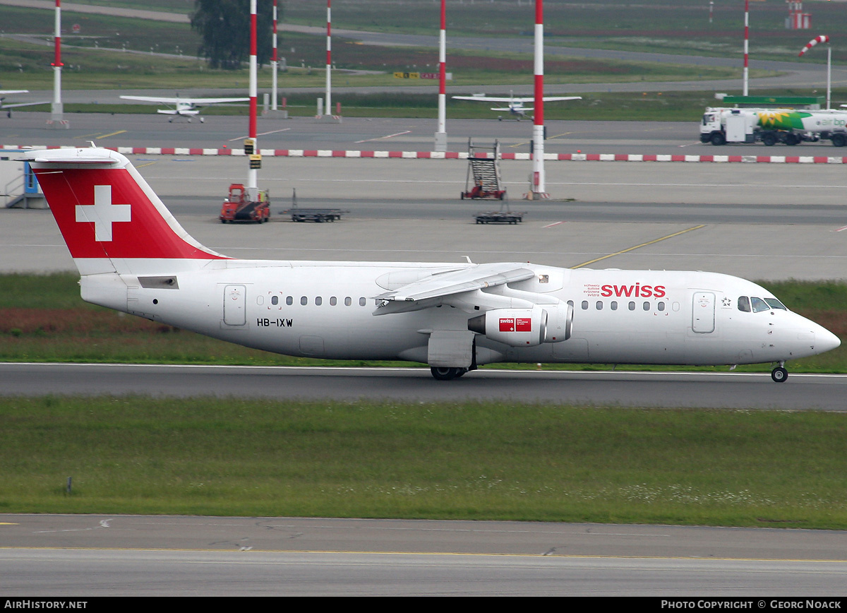 Aircraft Photo of HB-IXW | British Aerospace Avro 146-RJ100 | Swiss International Air Lines | AirHistory.net #222880