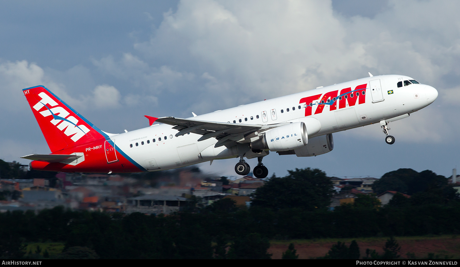 Aircraft Photo of PR-MHY | Airbus A320-214 | TAM Linhas Aéreas | AirHistory.net #222937