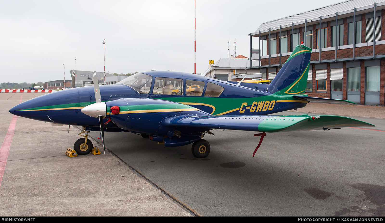 Aircraft Photo of C-GWBO | Piper PA-23-250 Aztec D | AirHistory.net #222989