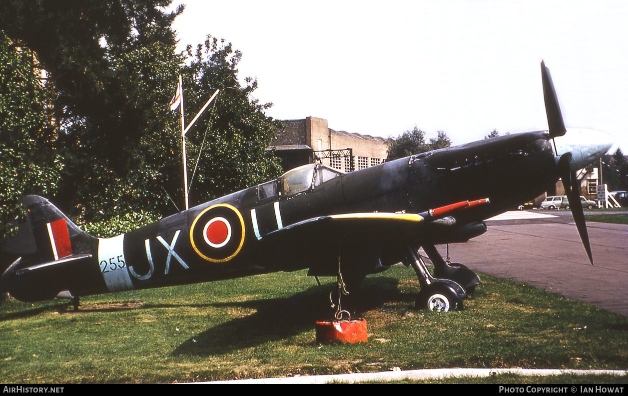 Aircraft Photo of LA255 | Supermarine 356 Spitfire F21 | UK - Air Force | AirHistory.net #223010