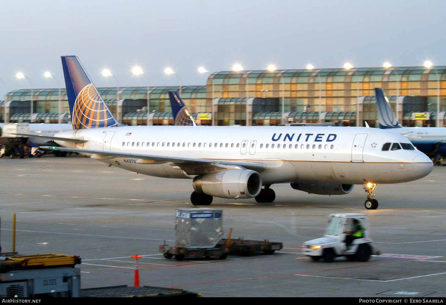 Aircraft Photo of N437UA | Airbus A320-232 | United Airlines | AirHistory.net #223188