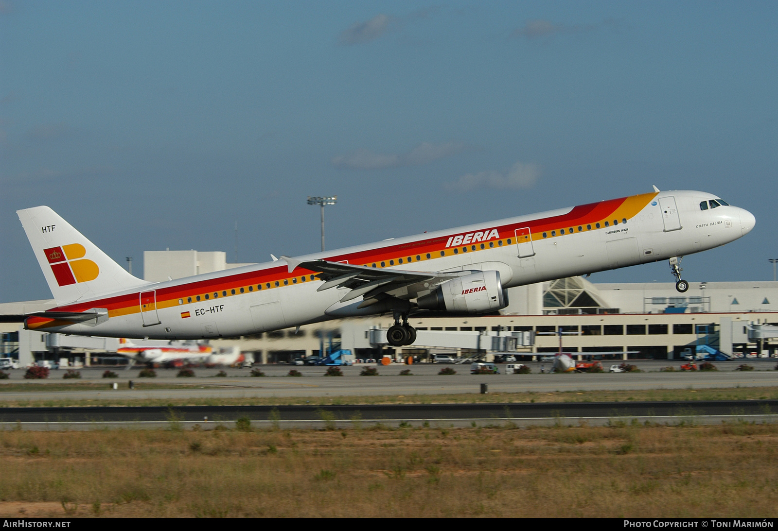 Aircraft Photo of EC-HTF | Airbus A321-211 | Iberia | AirHistory.net #223229