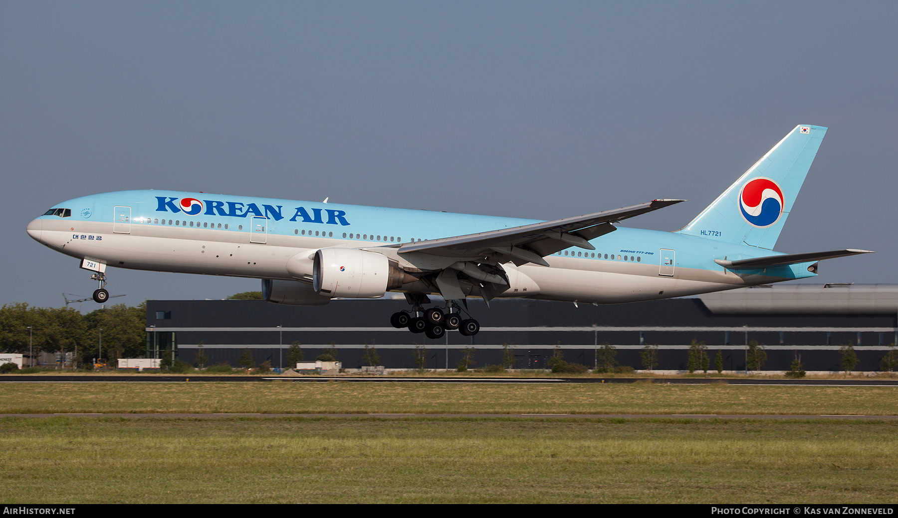 Aircraft Photo of HL7721 | Boeing 777-2B5/ER | Korean Air | AirHistory.net #223392
